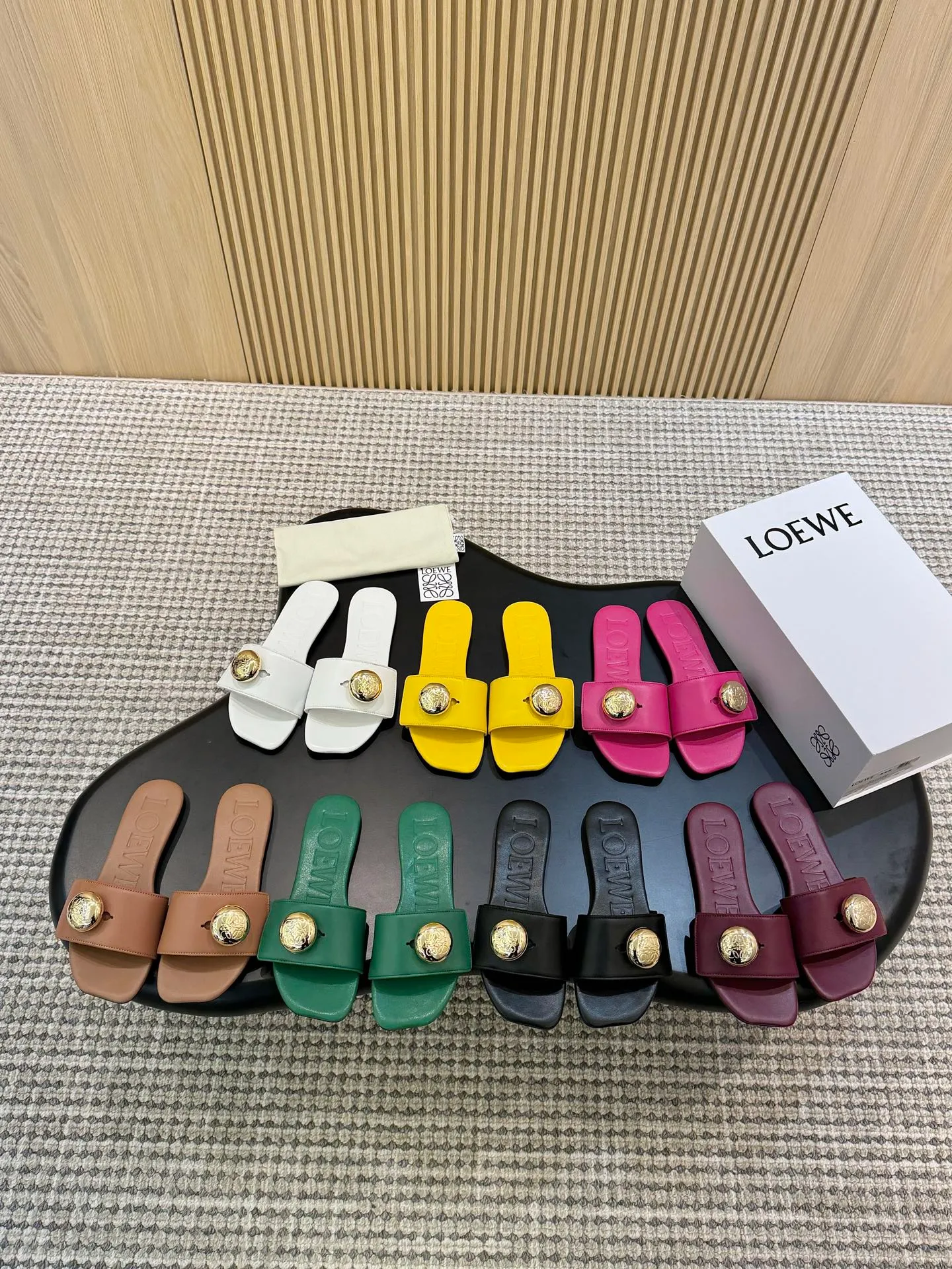👟👟Ex-factory price 340👟👟 Clamshell box + 10 LOEWE 25th spring and summer new styles, seven colors to choose from. Code number 35-43, genuine leather base plus 40